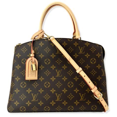 borsa montaigne di louis vuitton|louis vuitton grand palais tote.